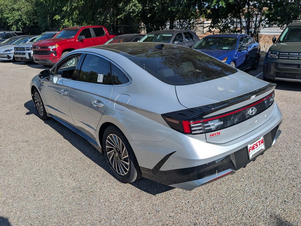 2025 Hyundai Sonata Hybrid Limited photo 4