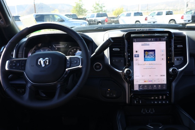 New 2026 Diamond Black Crystal Pearl-Coat Exterior Paint RAM Laramie Night Edition image 20