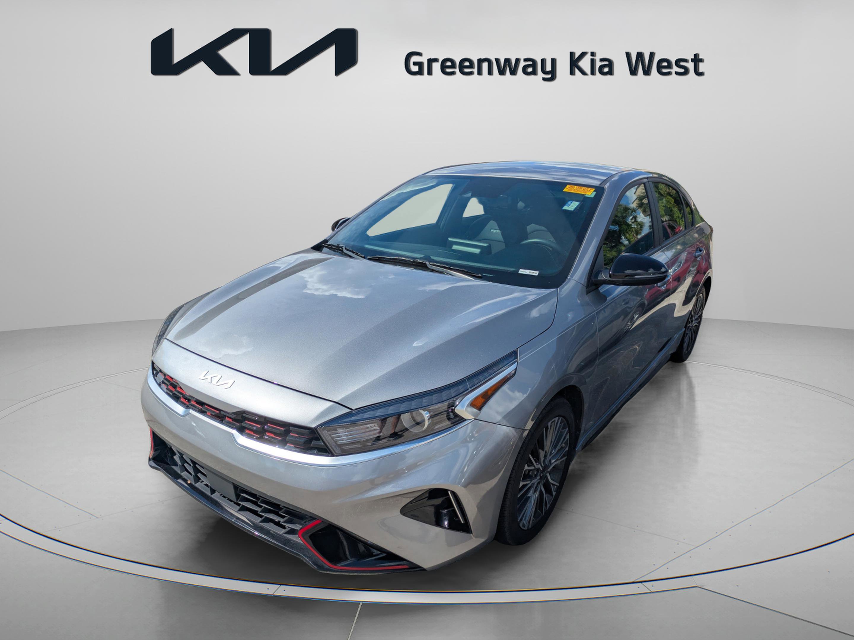 2024 Kia Forte GT-Line photo 2
