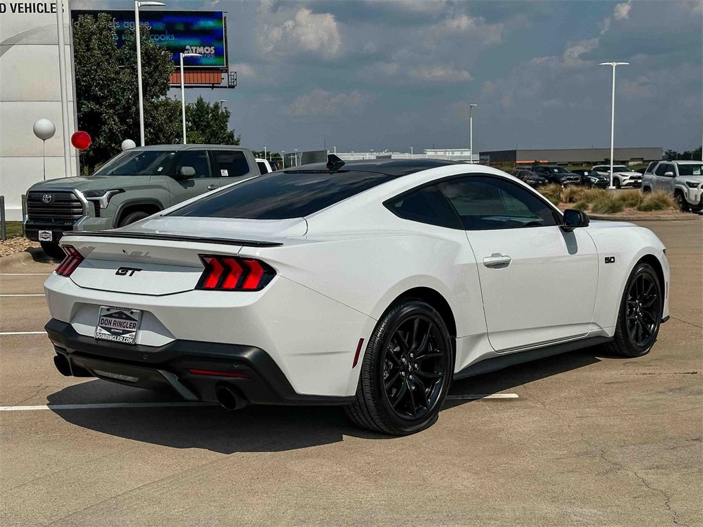 2024 Ford Mustang GT photo 2