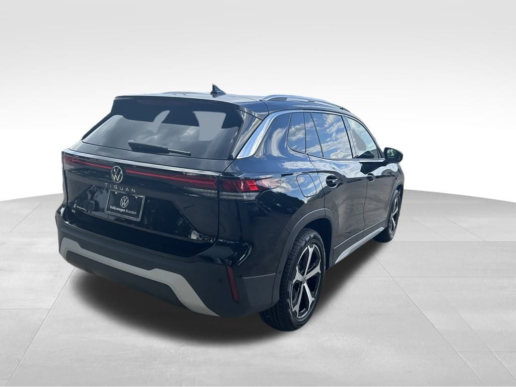 2025 Volkswagen Tiguan SE photo 4
