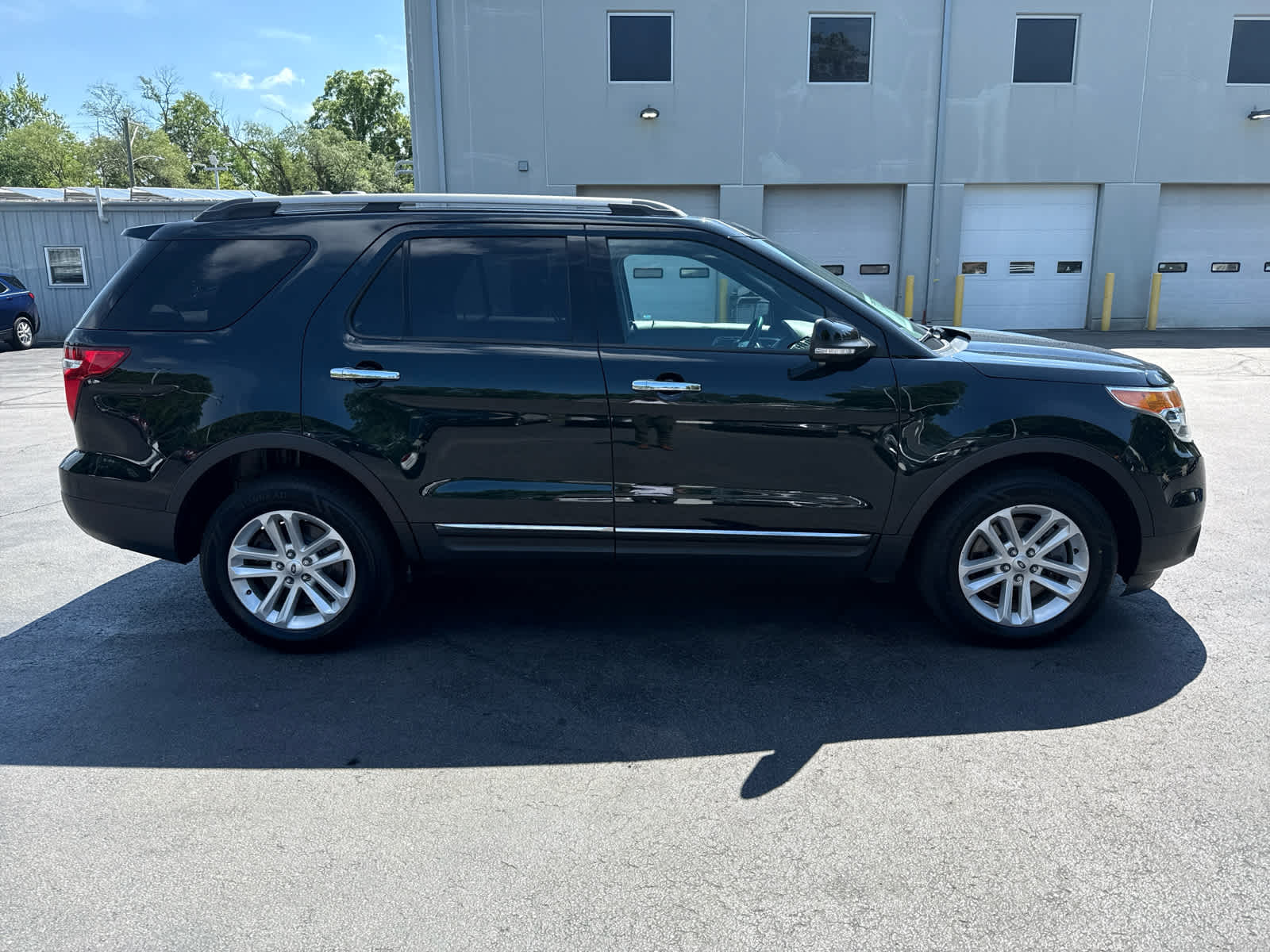 2015 Ford Explorer XLT photo 2