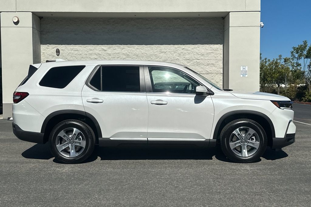 2025 Honda Pilot EX-L photo 2