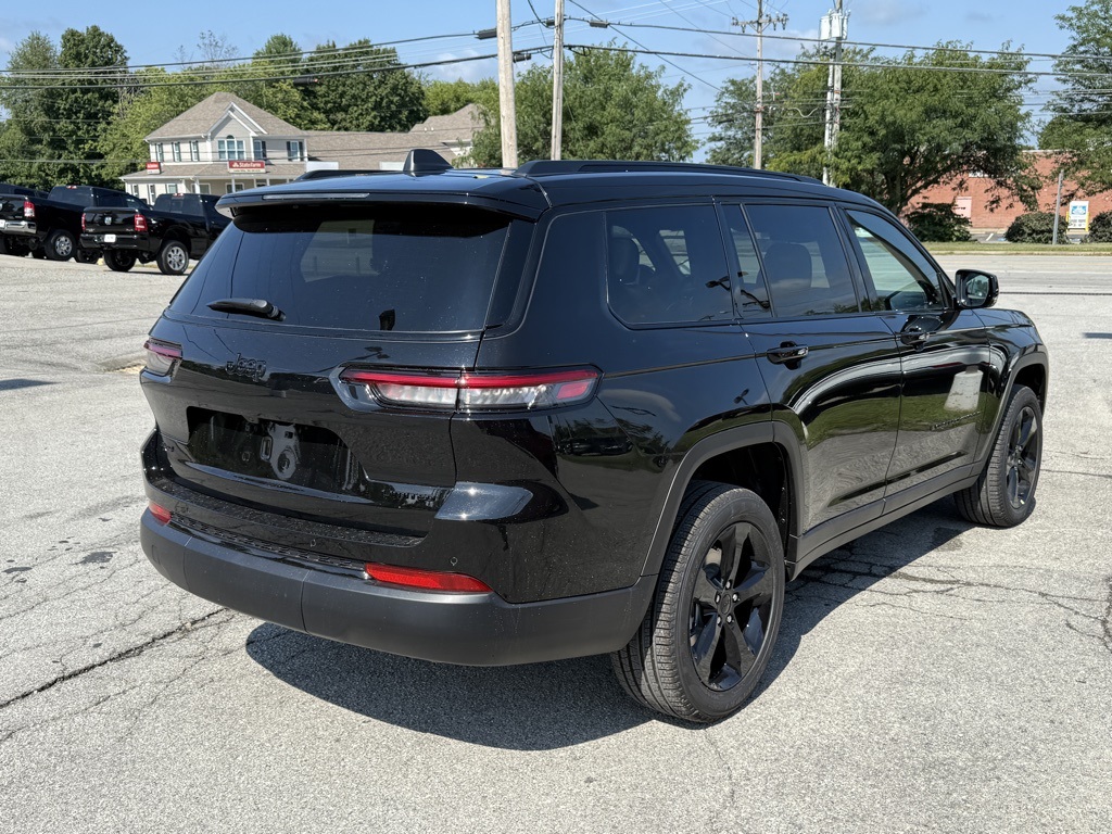 2025 Jeep Grand Cherokee Limited photo 6