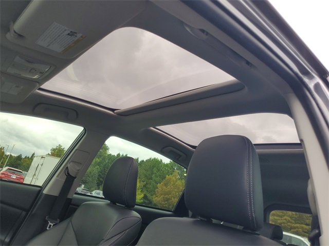 2017 Toyota Prius V Five photo 16