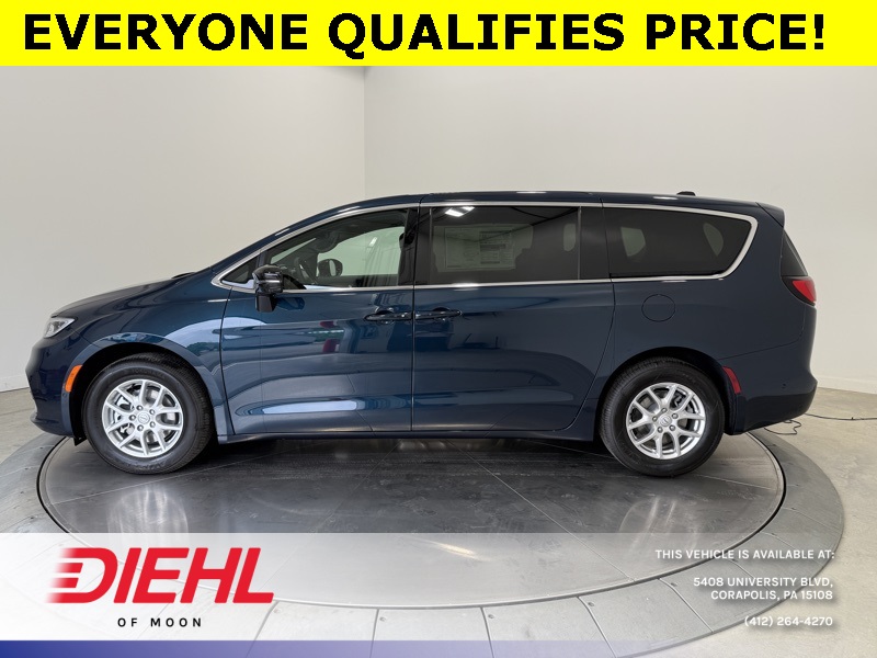 2025 Chrysler Pacifica photo 4