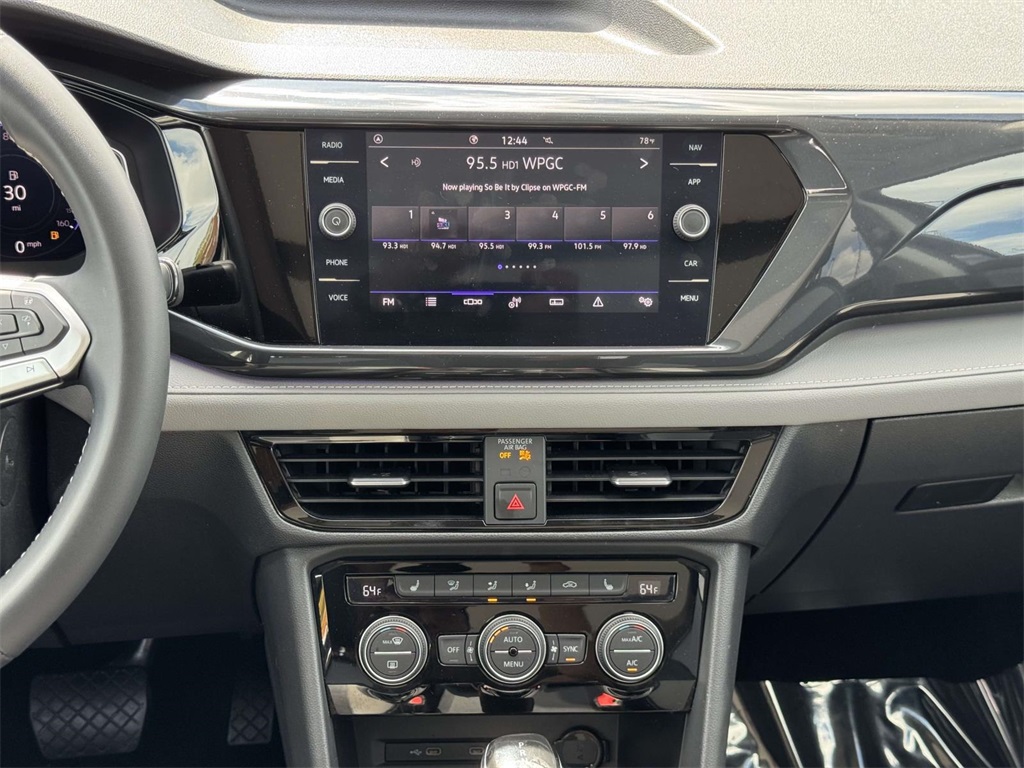 2022 Volkswagen Taos SEL photo 17