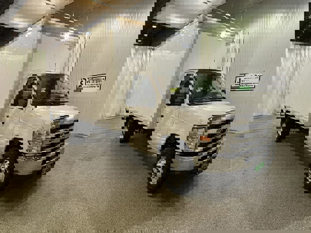 2026 Ford E-450 photo 3