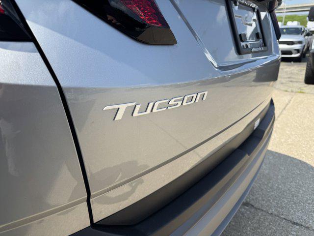 2025 Hyundai Tucson SE photo 8