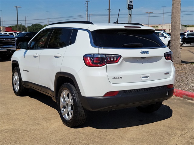 2025 Jeep Compass Latitude photo 4