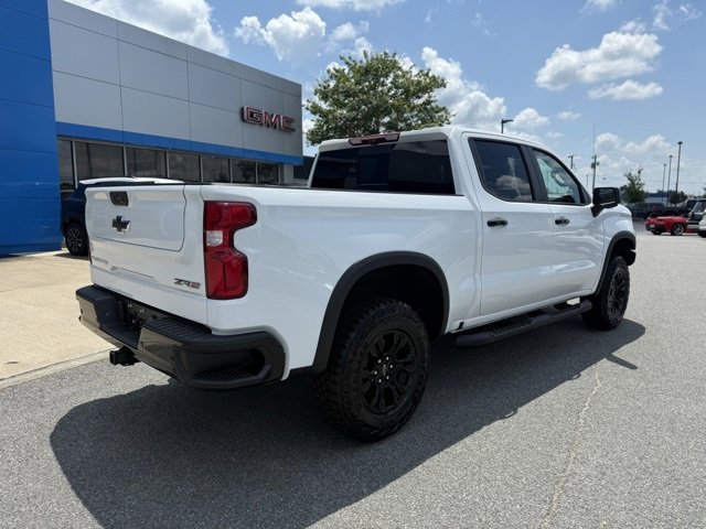 2025 Chevrolet Silverado ZR2 photo 3