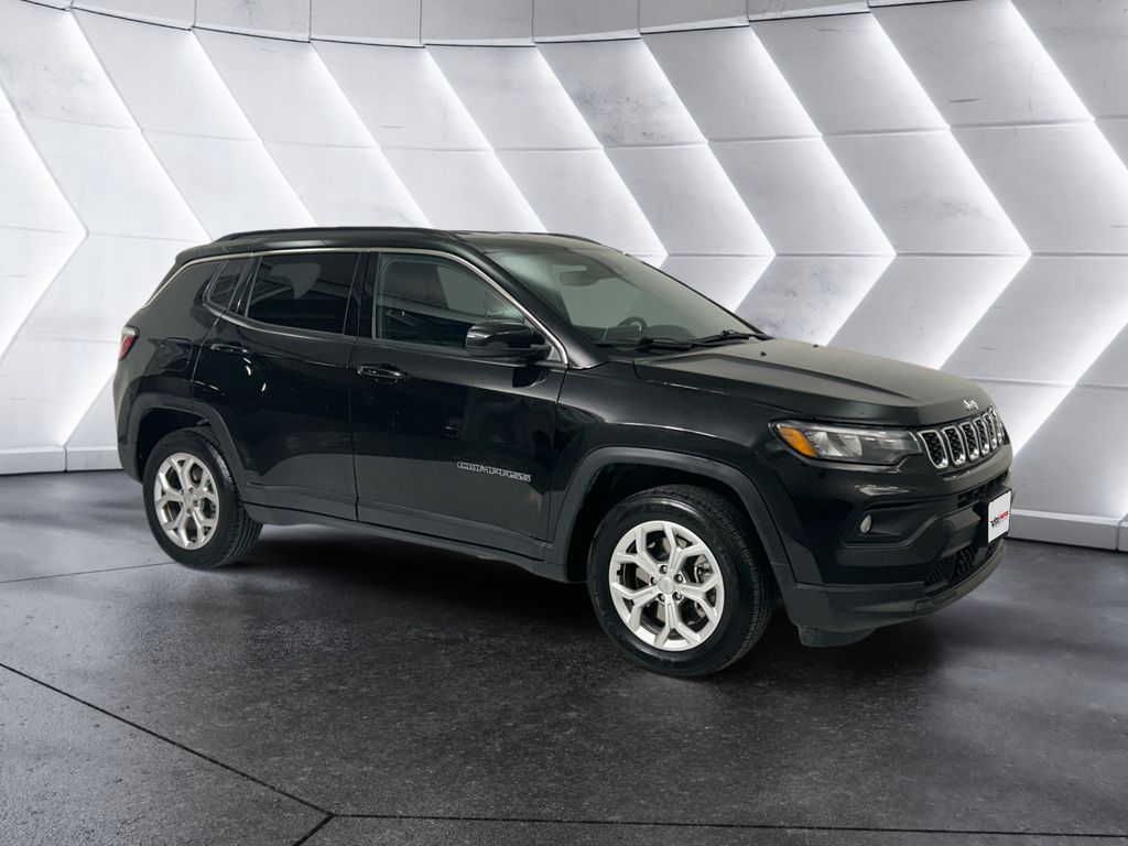 2024 Jeep Compass Latitude's photo