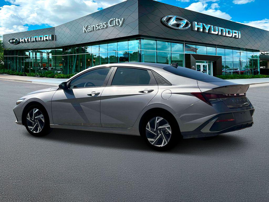 2025 Hyundai Elantra SEL Sport photo 3