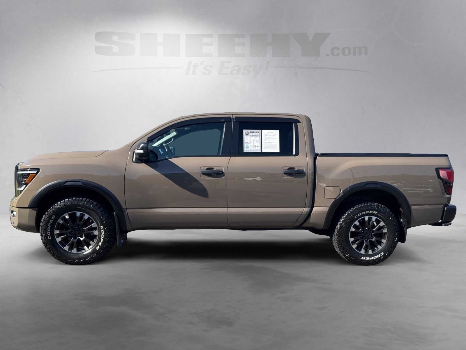 2021 Nissan Titan PRO-4X photo 13