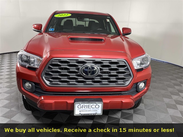 2022 Toyota Tacoma TRD Sport V6 photo 2