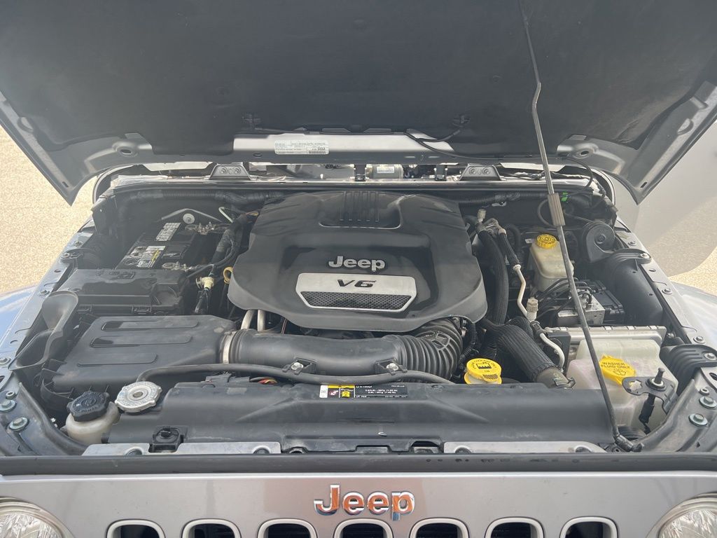2017 Jeep Wrangler Unlimited Sahara photo 22