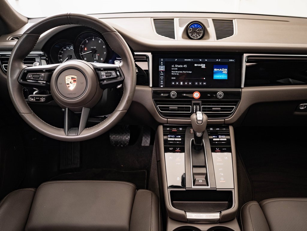 2024 Porsche Macan T photo 6