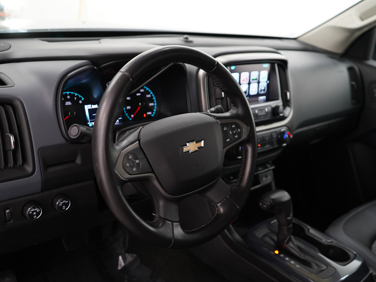 2017 Chevrolet Colorado Z71 photo 18