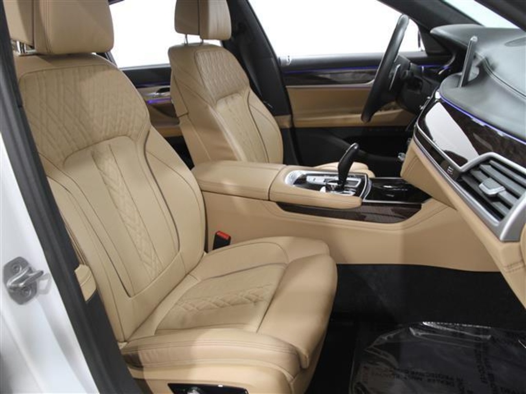 2022 Bmw 750i xDrive photo 3