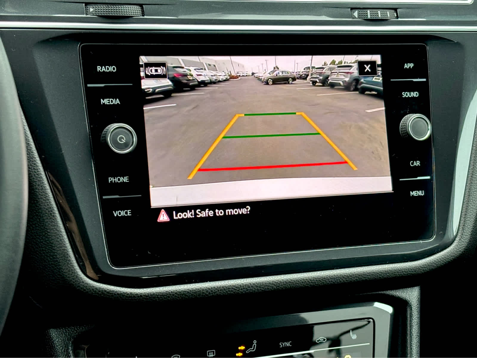 2022 Volkswagen Tiguan SE photo 17