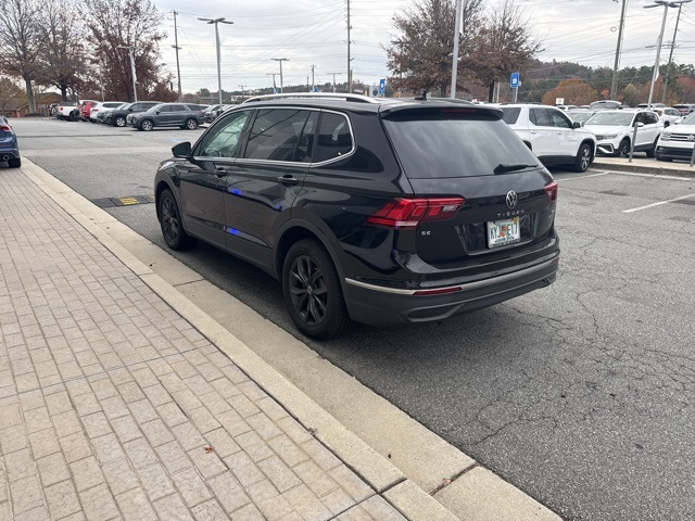 2022 Volkswagen Tiguan SE photo 3