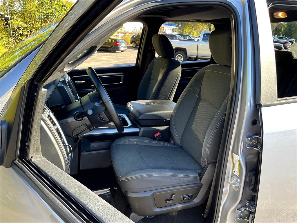 2021 Ram 1500 Classic Warlock photo 9
