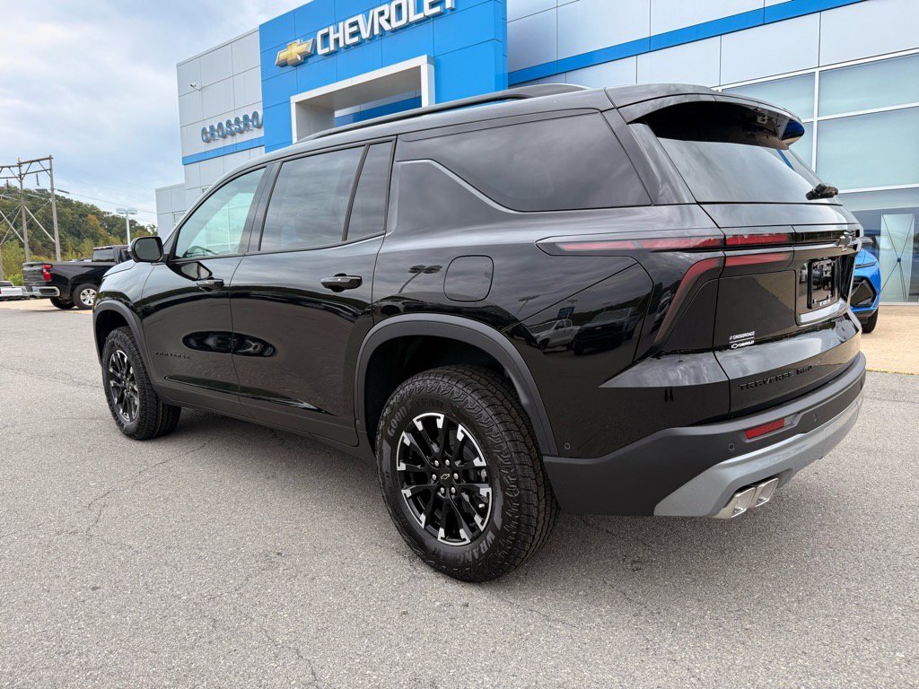 2026 Chevrolet Traverse Z71 photo 3