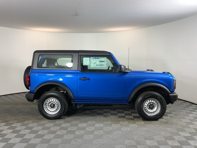 2025 Ford Bronco Base photo 4