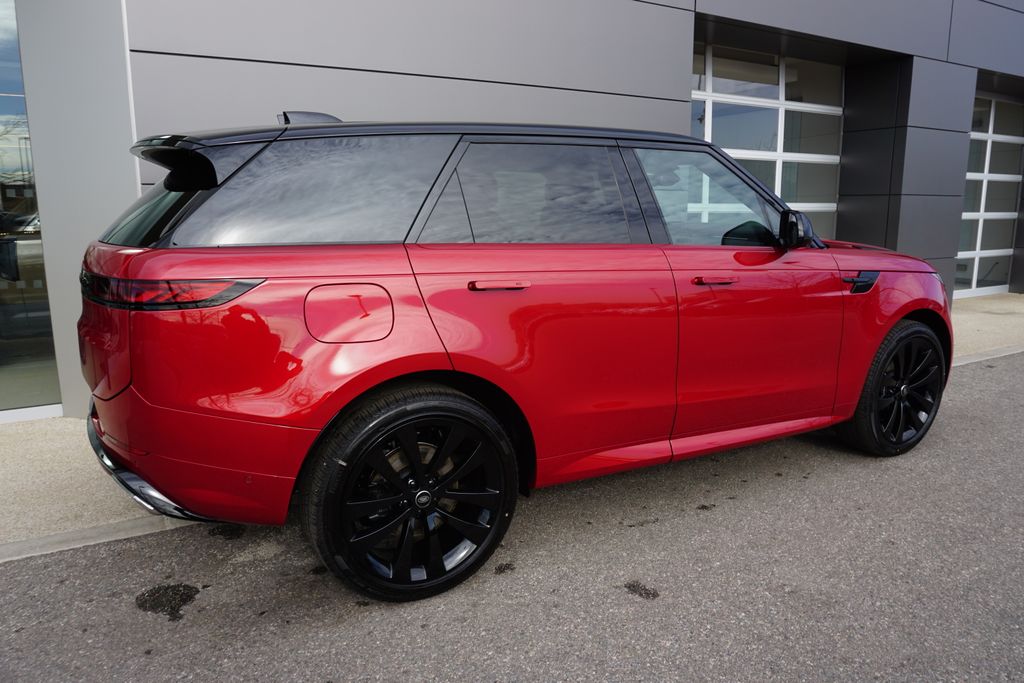 2025 Land Rover Range Rover Sport SE photo 4