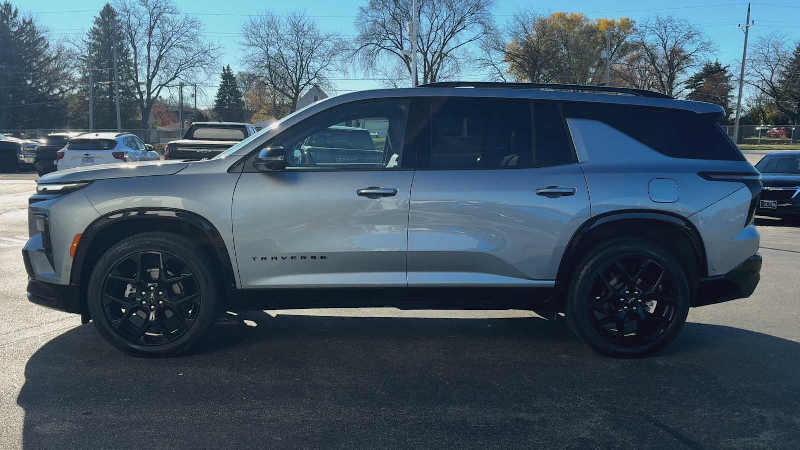 2025 Chevrolet Traverse RS photo 4