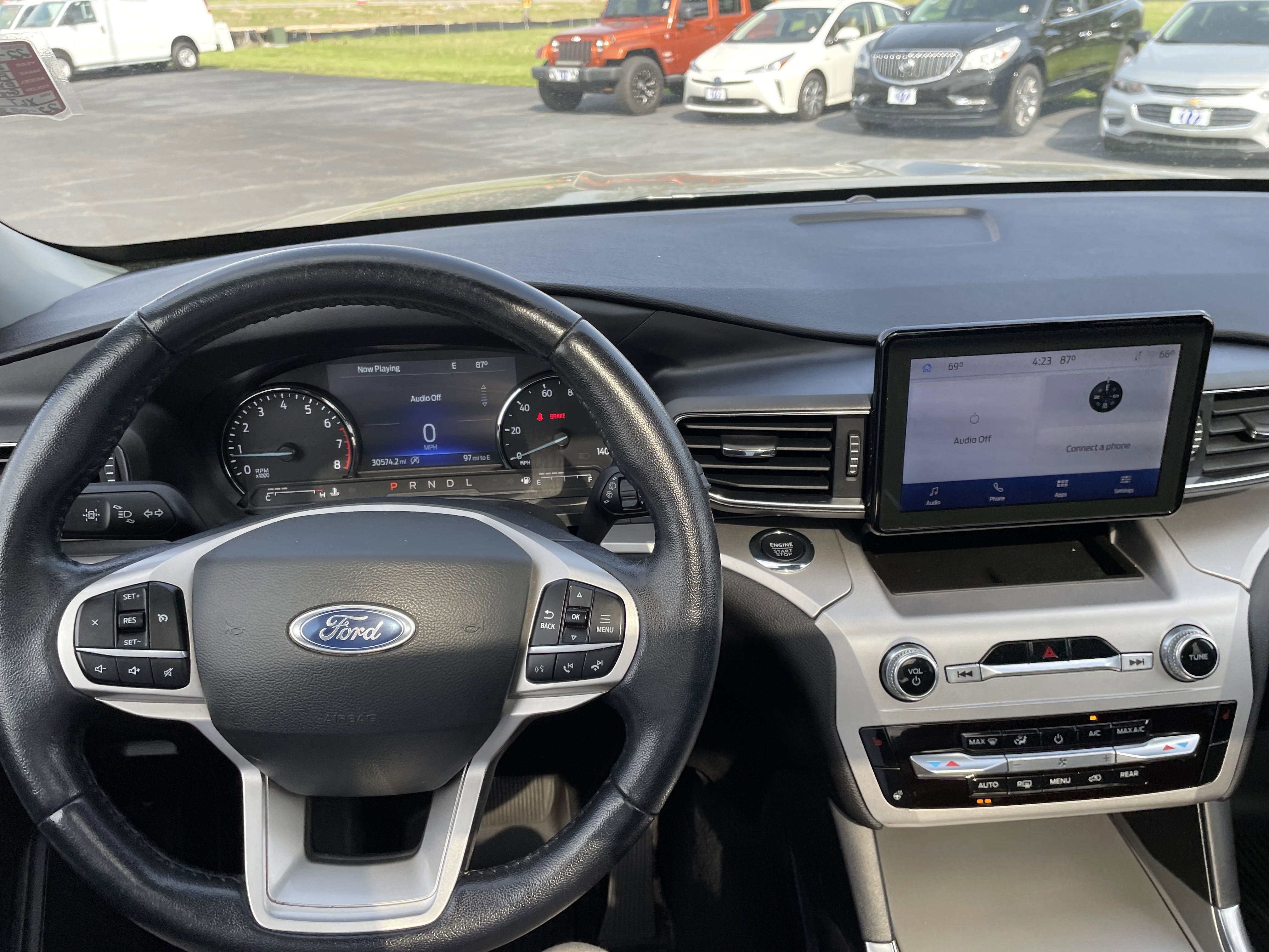 2022 Ford Explorer XLT photo 12
