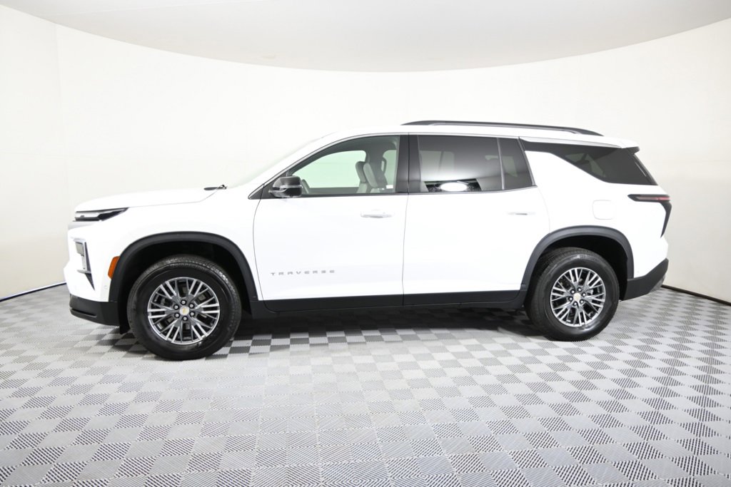 Used 2024 Chevrolet Traverse 2LT with VIN 1GNEVGKSXRJ204270 for sale in Forest Lake, Minnesota