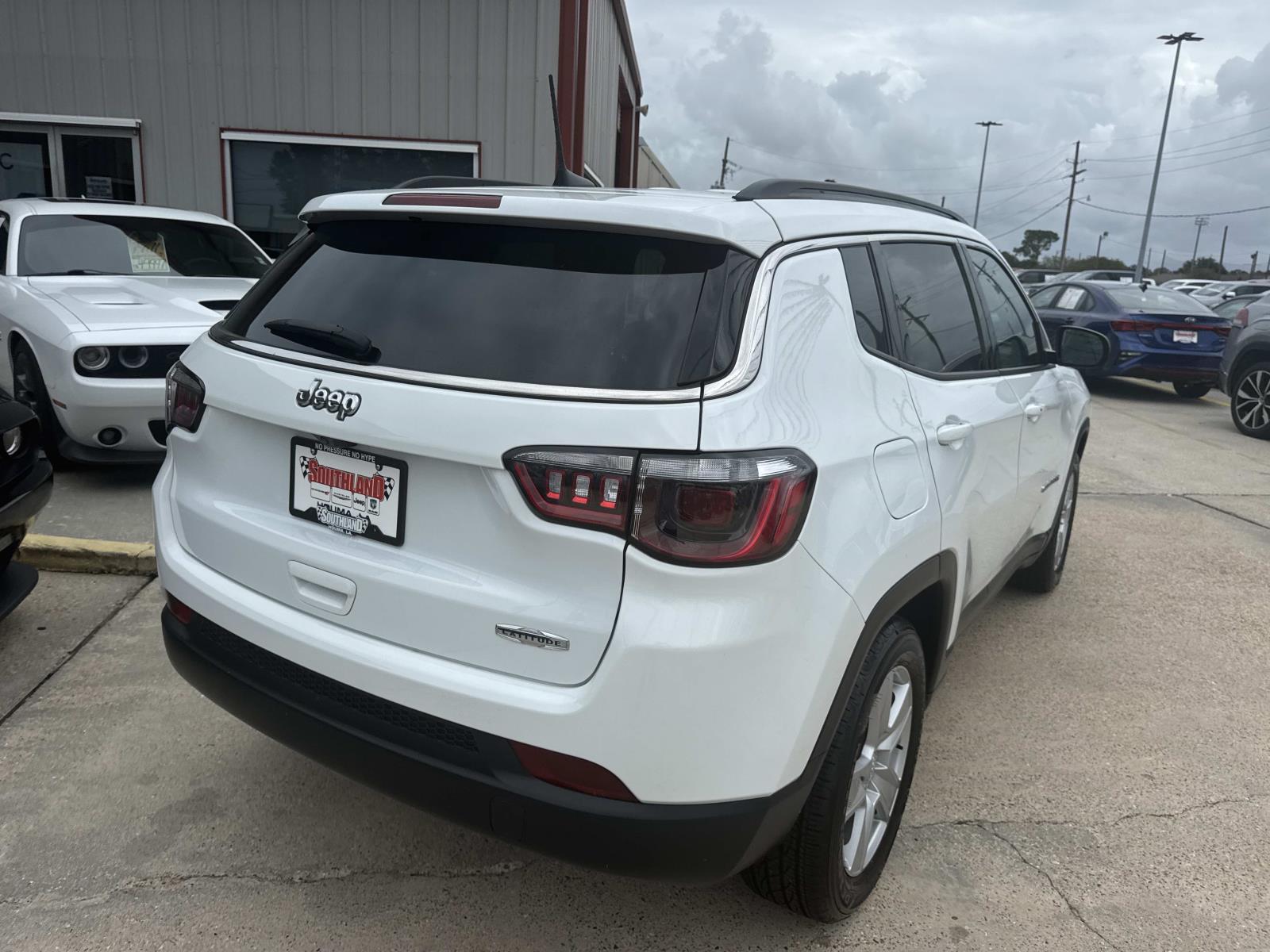 2022 Jeep Compass Latitude photo 4