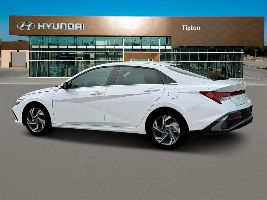 2025 Hyundai Elantra SEL Convenience photo 4