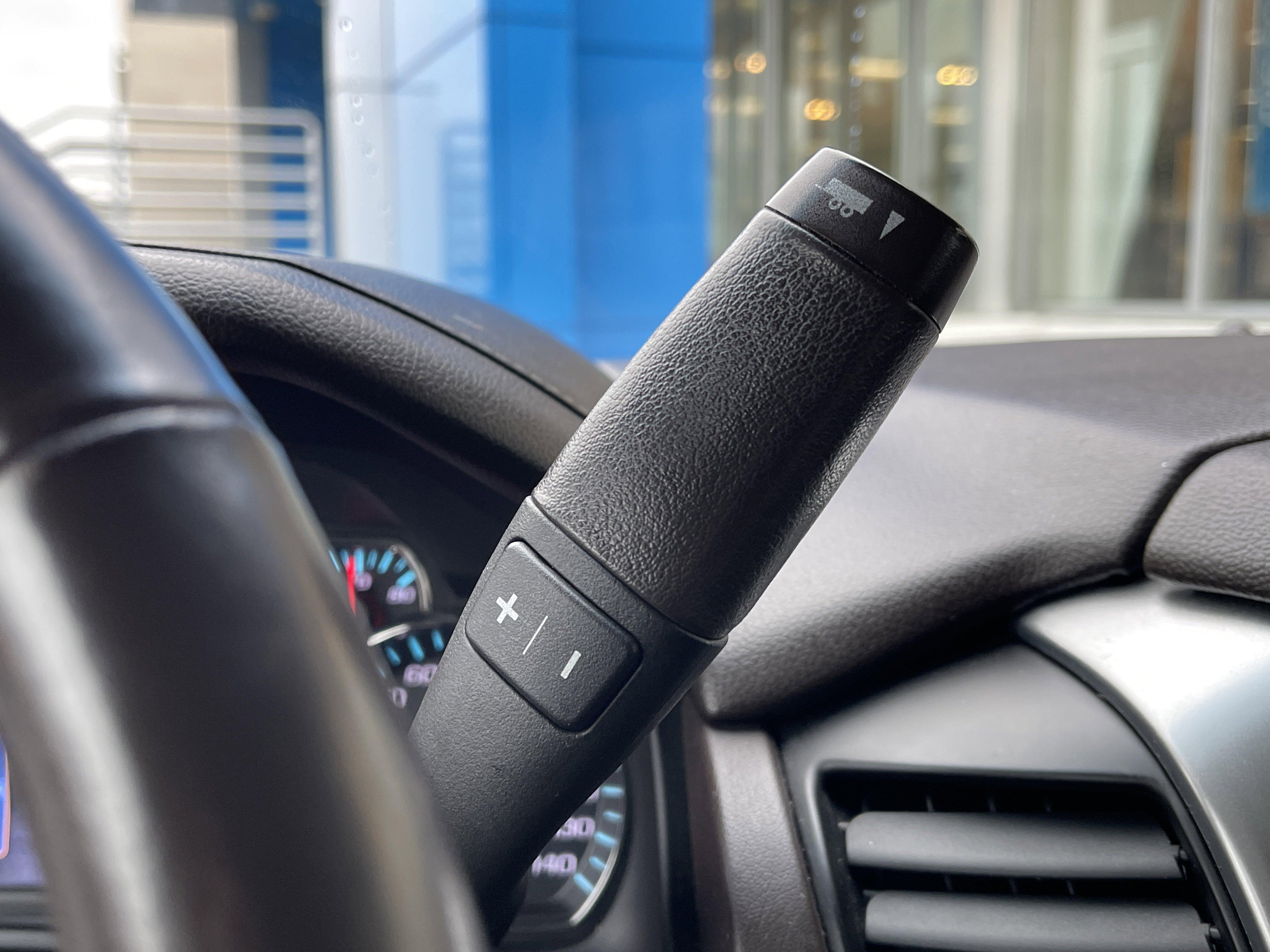 2015 Chevrolet Tahoe LTZ photo 4