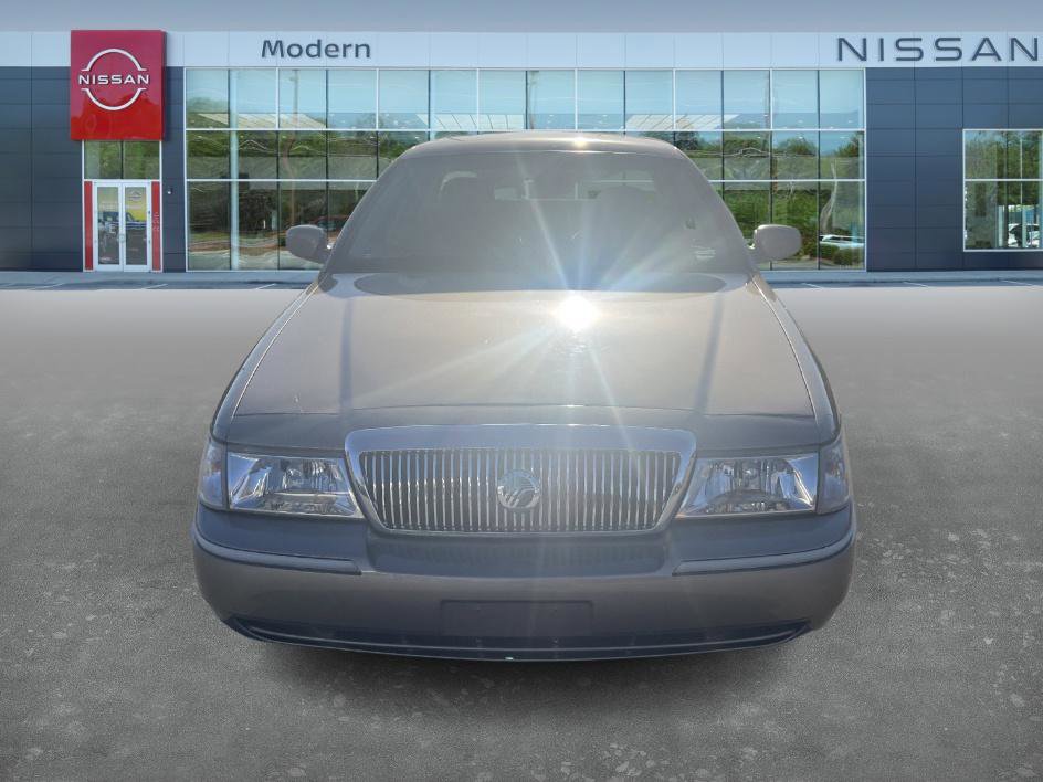 2005 Mercury Grand Marquis GS photo 2
