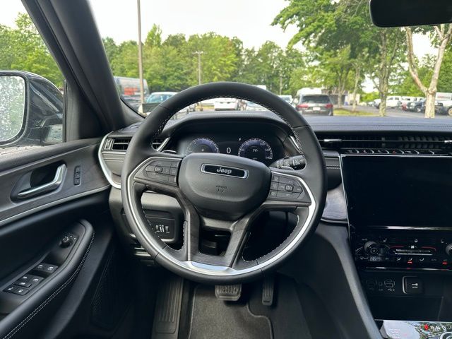 2025 Jeep Grand Cherokee Limited photo 19