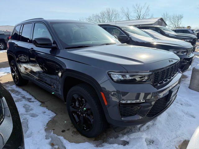2025 Jeep Grand Cherokee Limited's photo