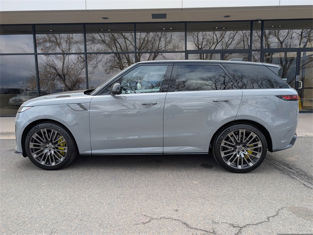 2025 Land Rover Range Rover Sport photo 4