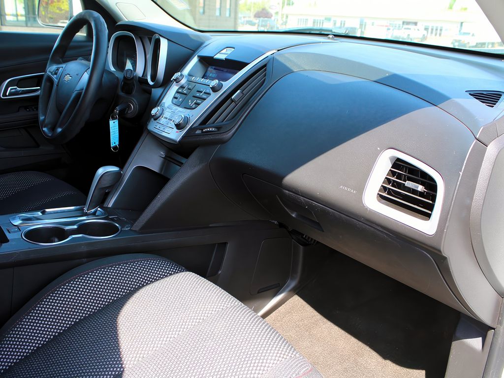 2011 Chevrolet Equinox photo 20