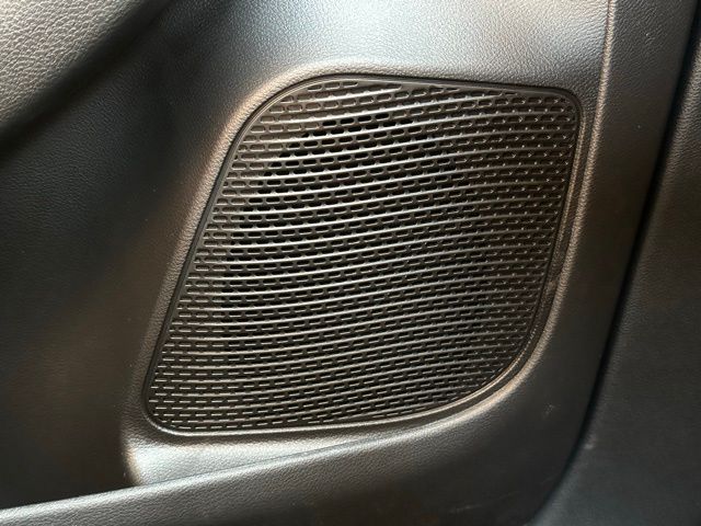 2025 Chrysler Pacifica photo 18