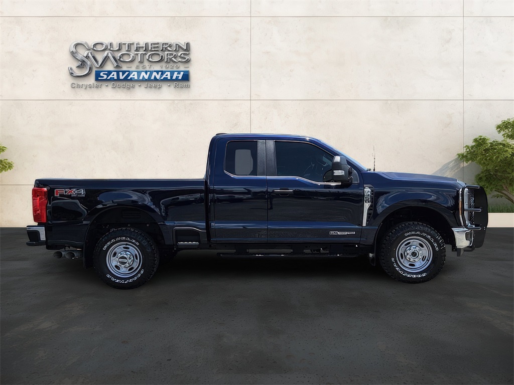 2023 Ford F-350 XL photo 6