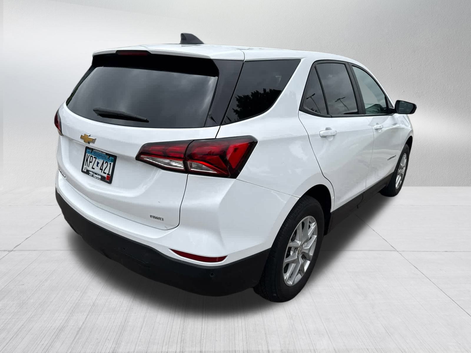 2023 Chevrolet Equinox LS photo 3