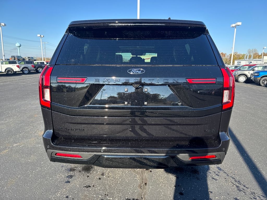 2025 Ford Expedition MAX Platinum photo 4