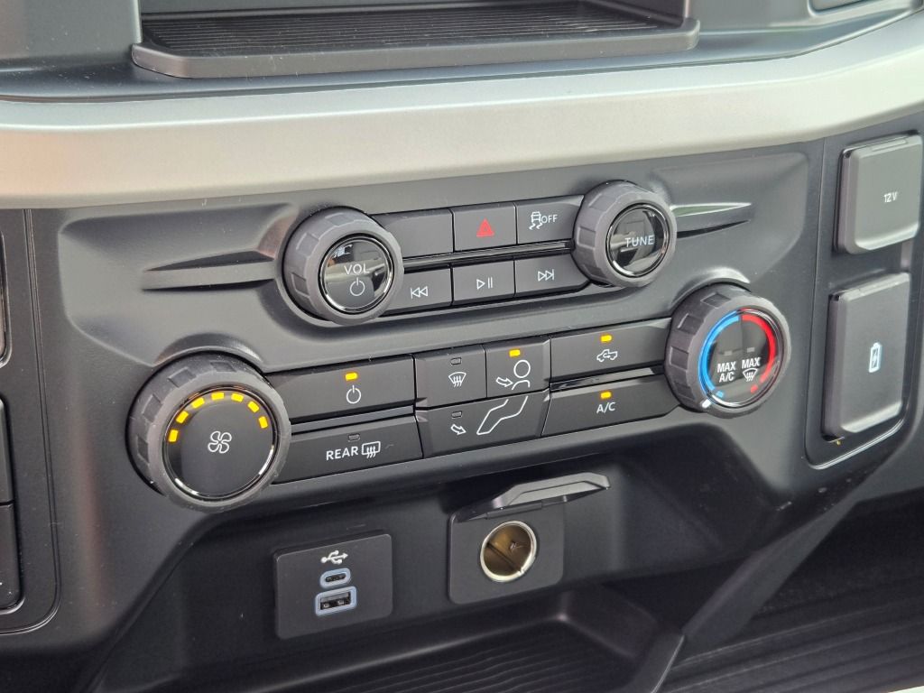 2026 Ford F-250 photo 26