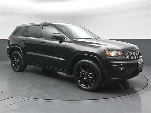 2017 Jeep Grand Cherokee Altitude's photo