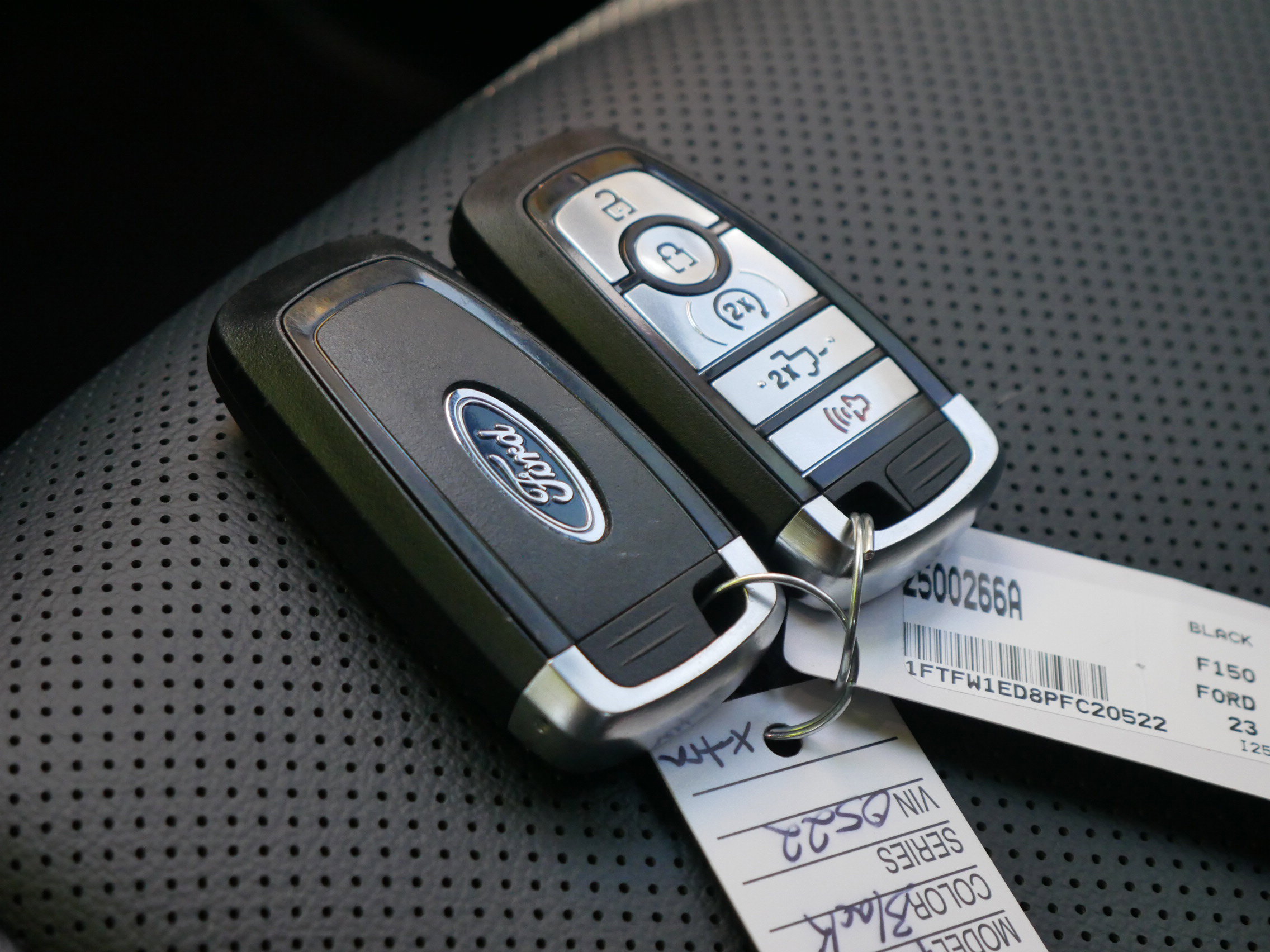 2023 Ford F-150 Lariat photo 39