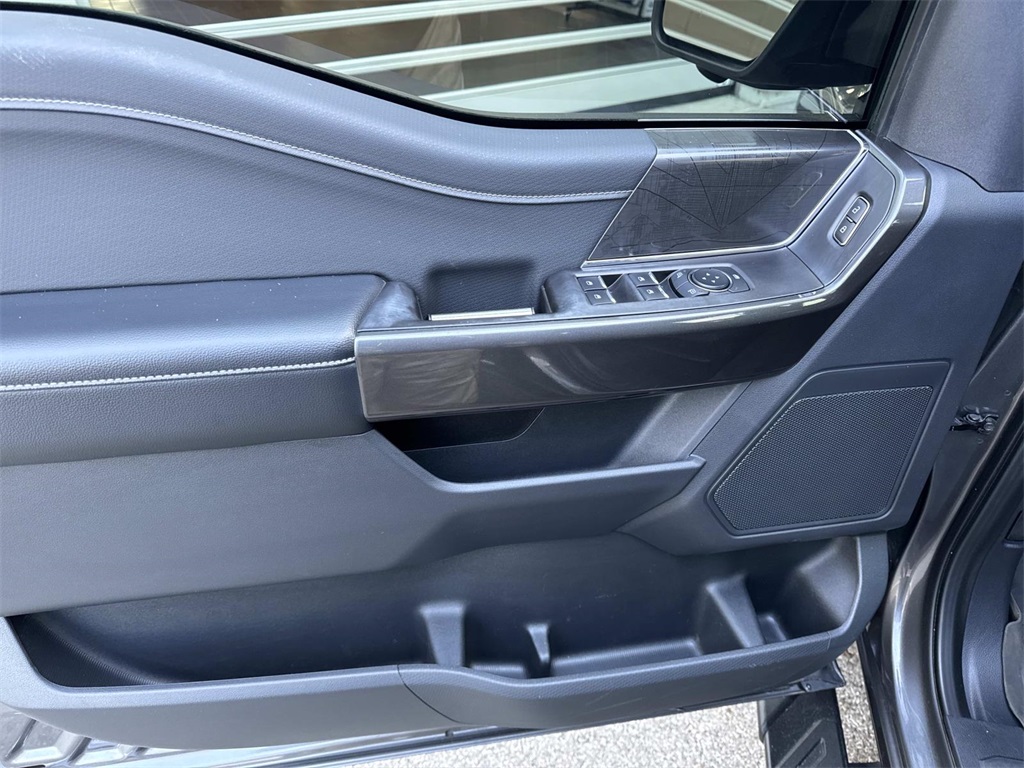 2021 Ford F-150 XLT photo 18