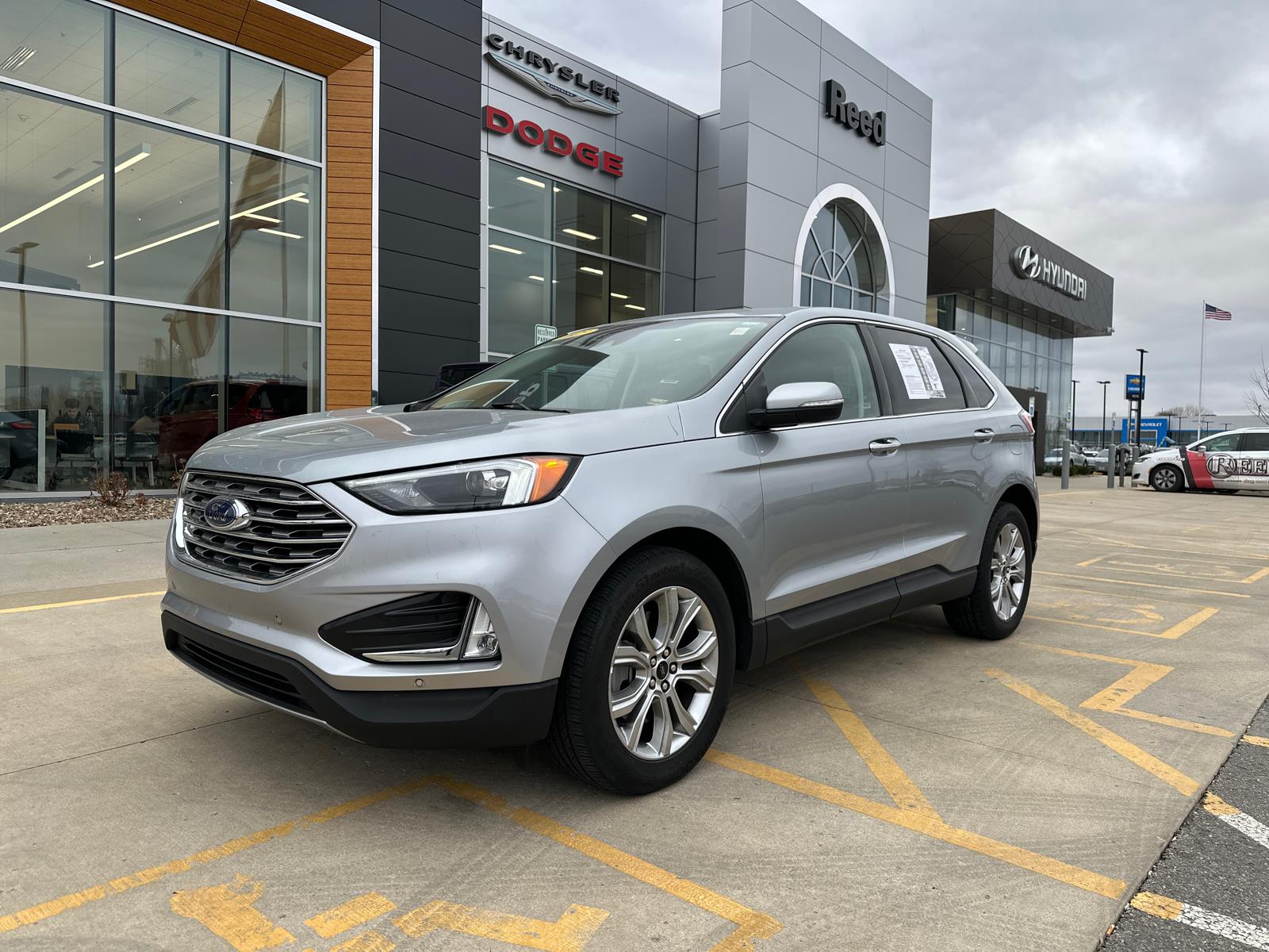 2024 Ford Edge Titanium's photo