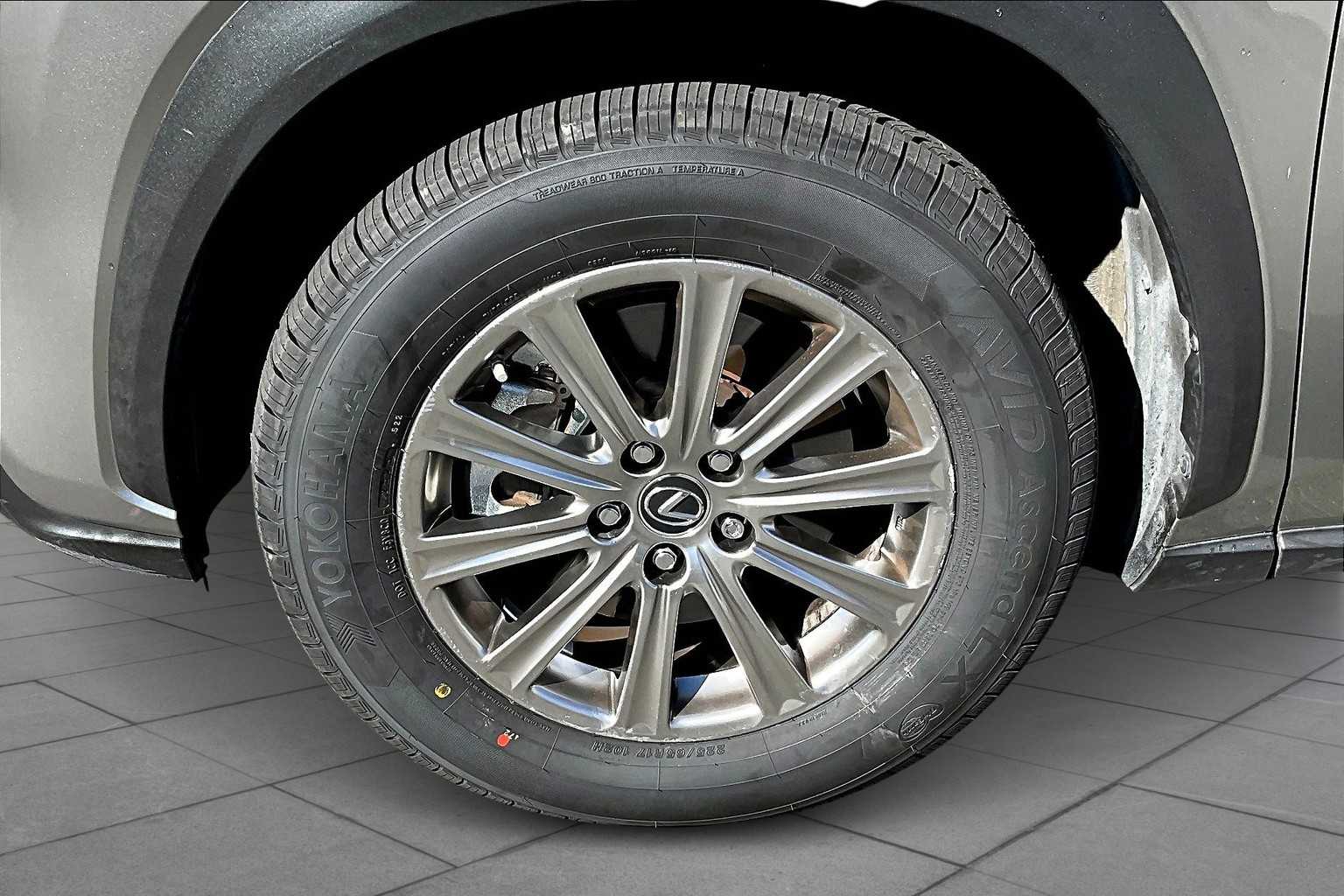 2020 Lexus NX 300 photo 9